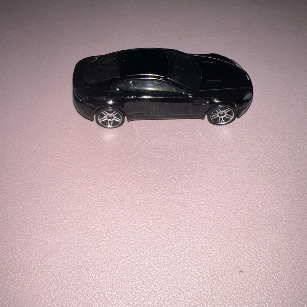 Hot Wheels ASTON MARTIN V8 VINTAGE 2005 #011 - Faster Than Ever PR5 Loose Ex Con